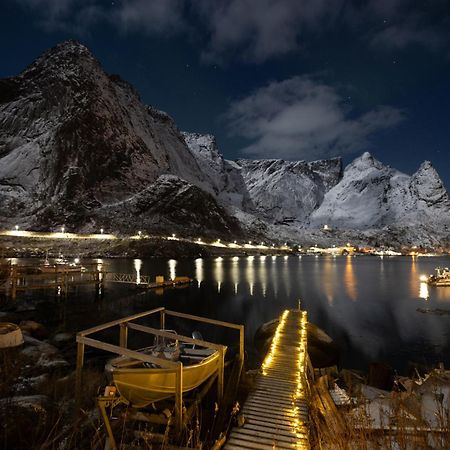 Reine Retro Villa - Cozy Villa With A Fantastic View Buitenkant foto