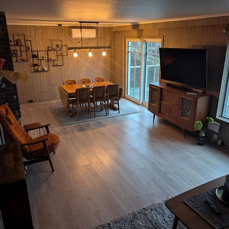 Reine Retro Villa - Cozy Villa With A Fantastic View Buitenkant foto