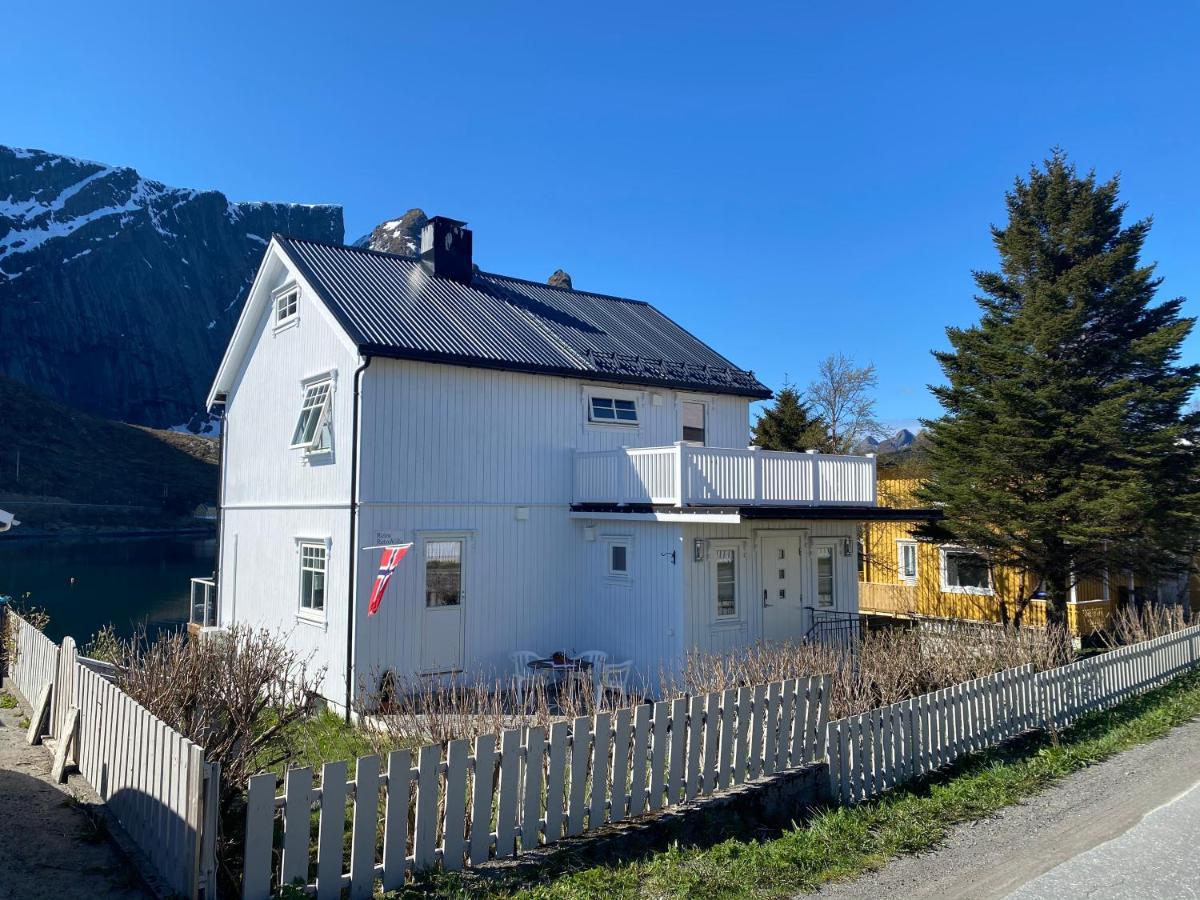 Reine Retro Villa - Cozy Villa With A Fantastic View Buitenkant foto
