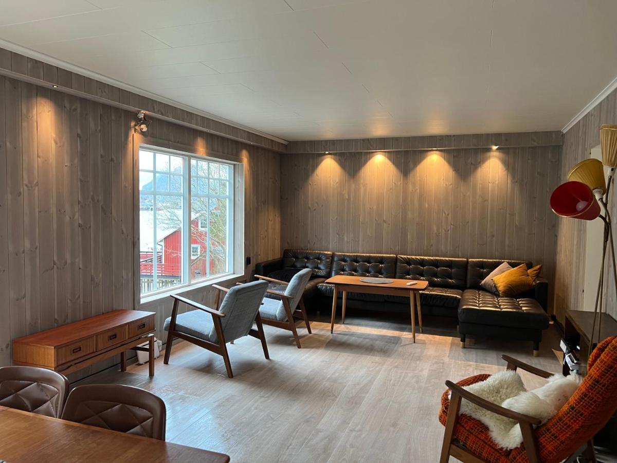 Reine Retro Villa - Cozy Villa With A Fantastic View Buitenkant foto