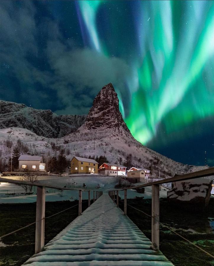 Reine Retro Villa - Cozy Villa With A Fantastic View Buitenkant foto