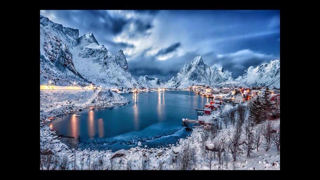 Reine Retro Villa - Cozy Villa With A Fantastic View Buitenkant foto
