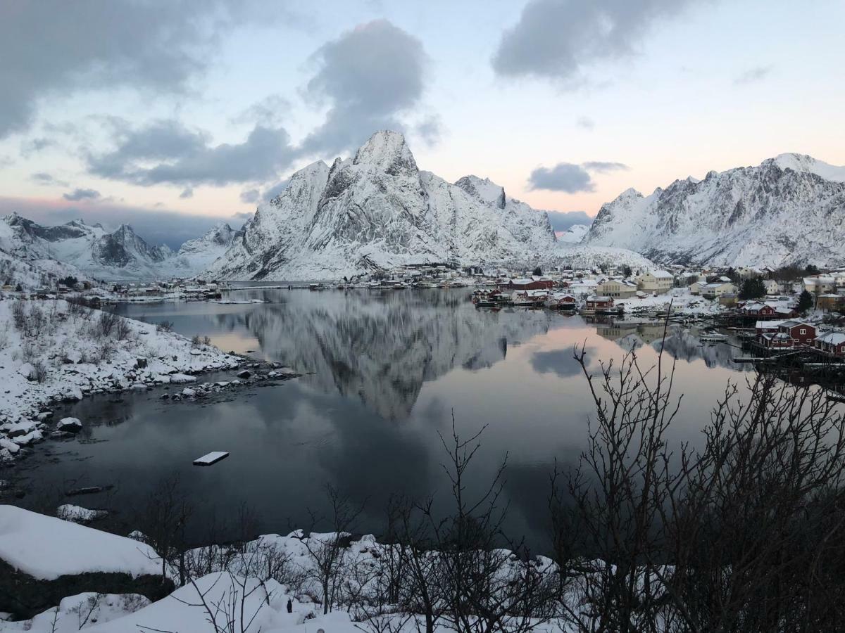 Reine Retro Villa - Cozy Villa With A Fantastic View Buitenkant foto